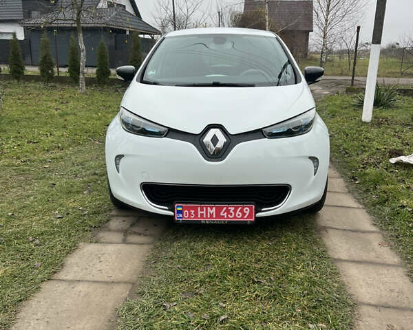 Белый Рено Зое, объемом двигателя 0 л и пробегом 116 тыс. км за 6900 $, фото 1 на Automoto.ua