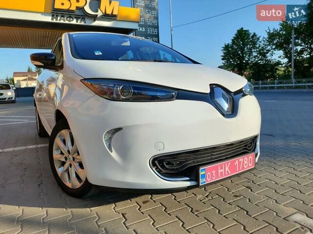 Белый Рено Зое, объемом двигателя 0 л и пробегом 62 тыс. км за 6750 $, фото 4 на Automoto.ua