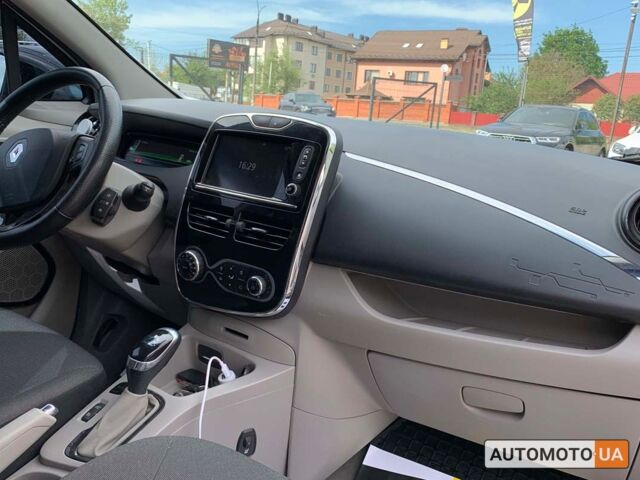 Белый Рено Зое, объемом двигателя 22 л и пробегом 124 тыс. км за 8888 $, фото 17 на Automoto.ua