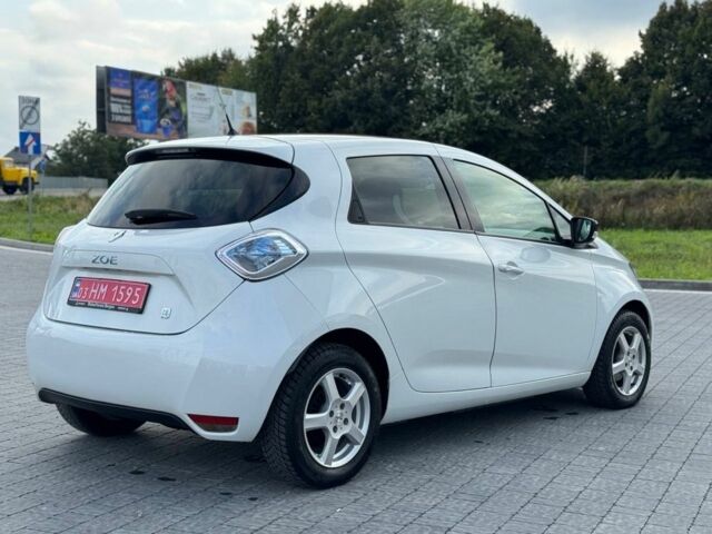 Белый Рено Зое, объемом двигателя 0 л и пробегом 164 тыс. км за 5999 $, фото 2 на Automoto.ua