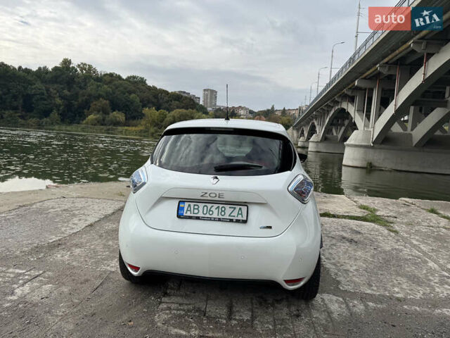 Білий Рено Зое, об'ємом двигуна 0 л та пробігом 98 тис. км за 9500 $, фото 3 на Automoto.ua