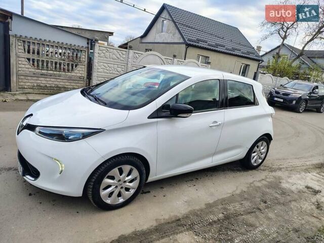Білий Рено Зое, об'ємом двигуна 0 л та пробігом 40 тис. км за 6900 $, фото 2 на Automoto.ua