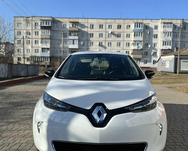 Белый Рено Зое, объемом двигателя 0 л и пробегом 50 тыс. км за 6700 $, фото 7 на Automoto.ua