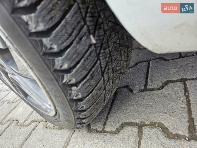 Белый Рено Зое, объемом двигателя 0 л и пробегом 147 тыс. км за 5900 $, фото 10 на Automoto.ua