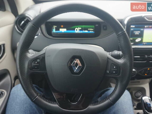 Білий Рено Зое, об'ємом двигуна 0 л та пробігом 111 тис. км за 7555 $, фото 31 на Automoto.ua