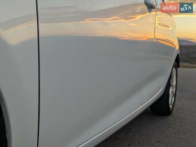 Белый Рено Зое, объемом двигателя 0 л и пробегом 51 тыс. км за 6995 $, фото 10 на Automoto.ua