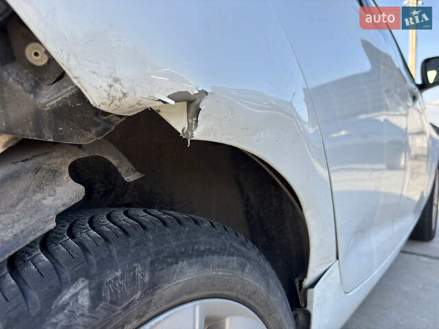 Білий Рено Зое, об'ємом двигуна 0 л та пробігом 68 тис. км за 4900 $, фото 9 на Automoto.ua