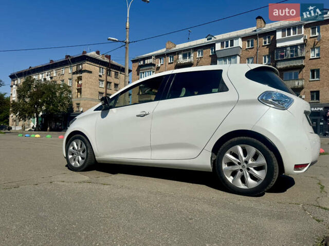 Белый Рено Зое, объемом двигателя 0 л и пробегом 140 тыс. км за 8000 $, фото 4 на Automoto.ua