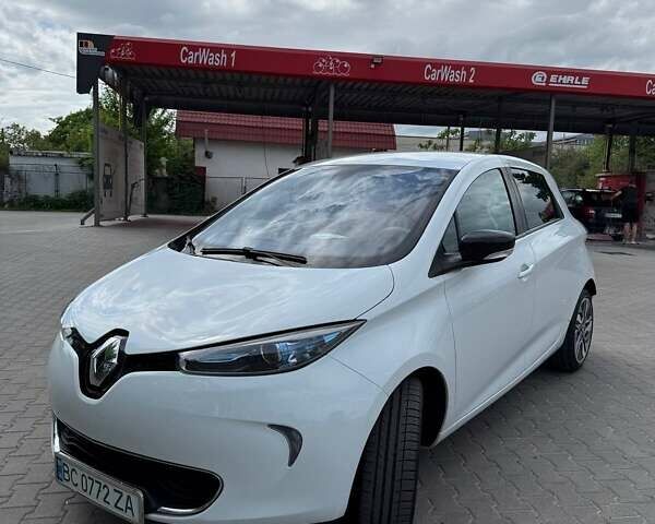 Белый Рено Зое, объемом двигателя 0 л и пробегом 108 тыс. км за 6999 $, фото 27 на Automoto.ua