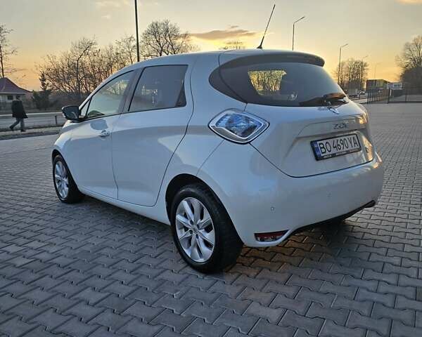 Белый Рено Зое, объемом двигателя 0 л и пробегом 112 тыс. км за 6600 $, фото 9 на Automoto.ua
