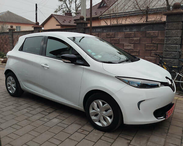 Белый Рено Зое, объемом двигателя 0 л и пробегом 96 тыс. км за 6850 $, фото 3 на Automoto.ua