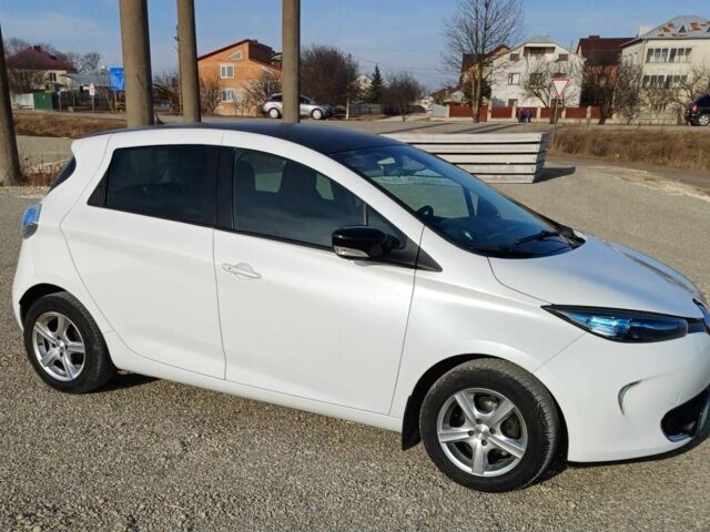 Белый Рено Зое, объемом двигателя 0 л и пробегом 131 тыс. км за 9399 $, фото 9 на Automoto.ua