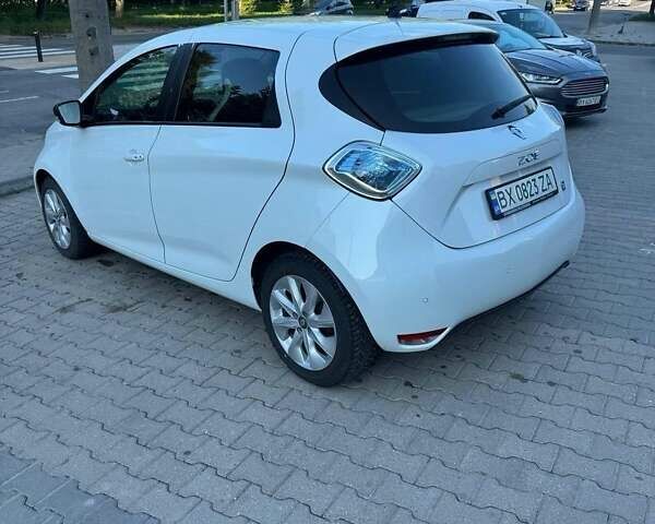 Білий Рено Зое, об'ємом двигуна 0 л та пробігом 100 тис. км за 7800 $, фото 11 на Automoto.ua