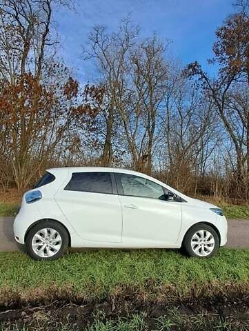 Белый Рено Зое, объемом двигателя 0 л и пробегом 163 тыс. км за 7950 $, фото 8 на Automoto.ua