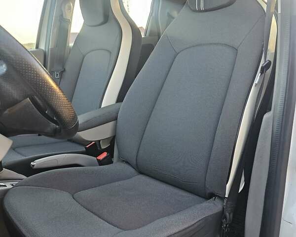 Белый Рено Зое, объемом двигателя 0 л и пробегом 112 тыс. км за 6600 $, фото 35 на Automoto.ua