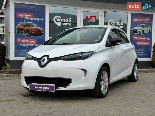 Белый Рено Зое, объемом двигателя 0 л и пробегом 83 тыс. км за 8500 $, фото 1 на Automoto.ua