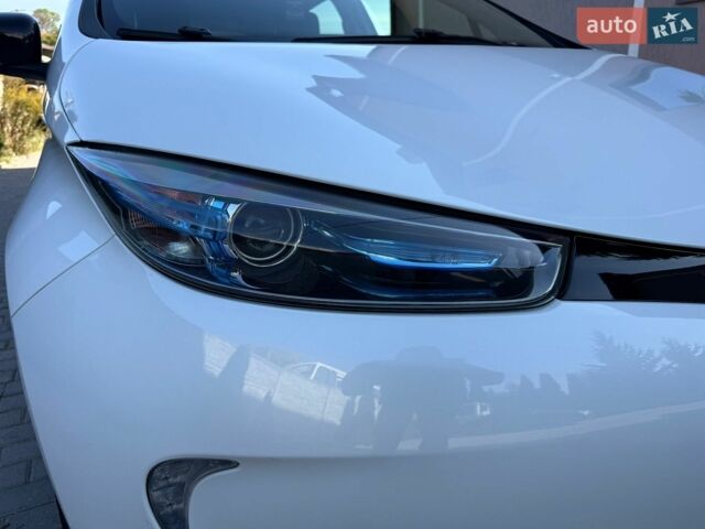 Білий Рено Зое, об'ємом двигуна 0 л та пробігом 180 тис. км за 7300 $, фото 16 на Automoto.ua