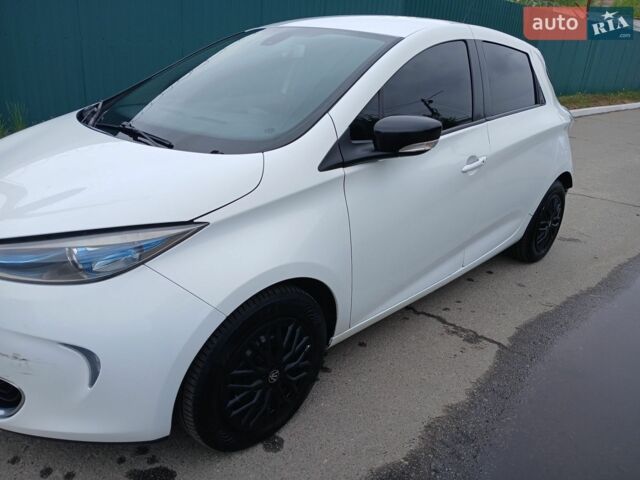 Білий Рено Зое, об'ємом двигуна 0 л та пробігом 330 тис. км за 6900 $, фото 27 на Automoto.ua