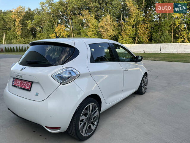 Белый Рено Зое, объемом двигателя 0 л и пробегом 74 тыс. км за 6900 $, фото 8 на Automoto.ua