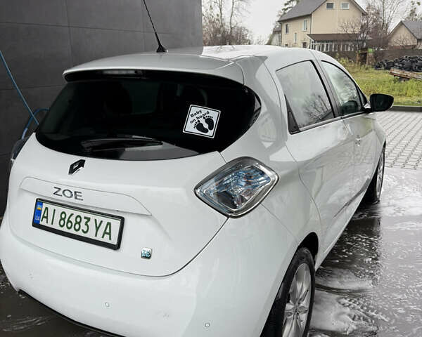Белый Рено Зое, объемом двигателя 0 л и пробегом 130 тыс. км за 6999 $, фото 5 на Automoto.ua