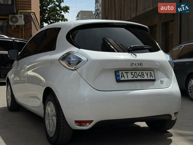 Белый Рено Зое, объемом двигателя 0 л и пробегом 50 тыс. км за 7650 $, фото 8 на Automoto.ua