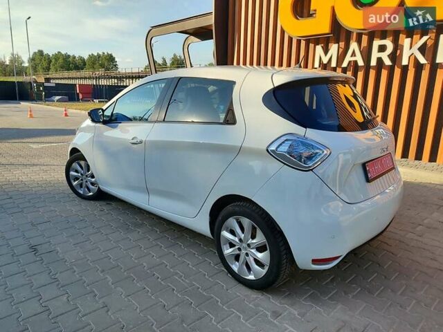 Белый Рено Зое, объемом двигателя 0 л и пробегом 62 тыс. км за 6750 $, фото 6 на Automoto.ua