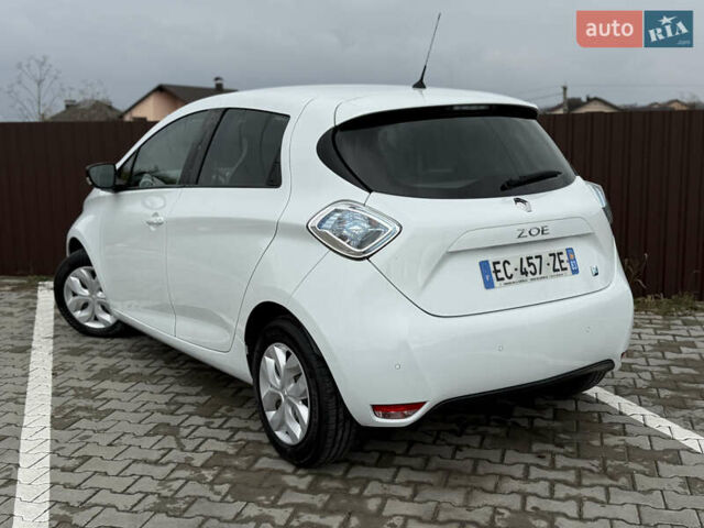 Белый Рено Зое, объемом двигателя 0 л и пробегом 125 тыс. км за 6700 $, фото 17 на Automoto.ua