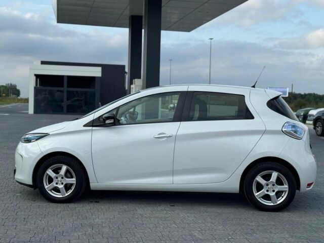 Белый Рено Зое, объемом двигателя 0 л и пробегом 164 тыс. км за 5999 $, фото 3 на Automoto.ua