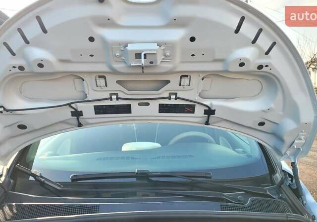Белый Рено Зое, объемом двигателя 0 л и пробегом 113 тыс. км за 7200 $, фото 30 на Automoto.ua