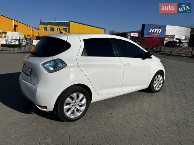 Белый Рено Зое, объемом двигателя 0 л и пробегом 72 тыс. км за 8100 $, фото 5 на Automoto.ua