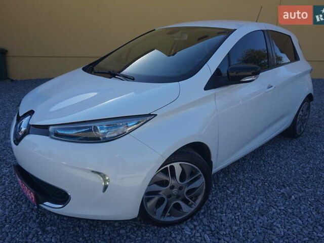 Белый Рено Зое, объемом двигателя 0 л и пробегом 93 тыс. км за 7200 $, фото 13 на Automoto.ua
