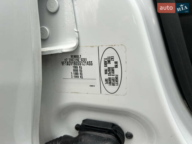 Білий Рено Зое, об'ємом двигуна 0 л та пробігом 87 тис. км за 7800 $, фото 20 на Automoto.ua