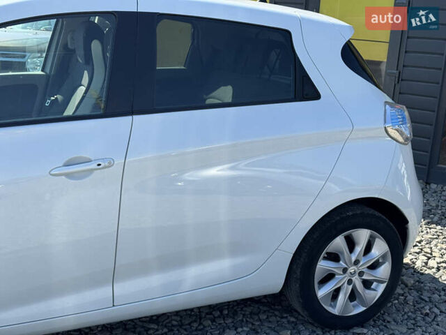 Білий Рено Зое, об'ємом двигуна 0 л та пробігом 98 тис. км за 6900 $, фото 12 на Automoto.ua