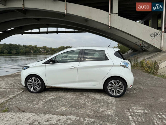 Білий Рено Зое, об'ємом двигуна 0 л та пробігом 98 тис. км за 9500 $, фото 1 на Automoto.ua