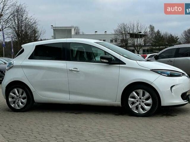 Белый Рено Зое, объемом двигателя 0 л и пробегом 83 тыс. км за 8500 $, фото 4 на Automoto.ua