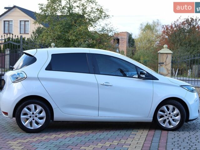 Белый Рено Зое, объемом двигателя 0 л и пробегом 142 тыс. км за 7555 $, фото 6 на Automoto.ua