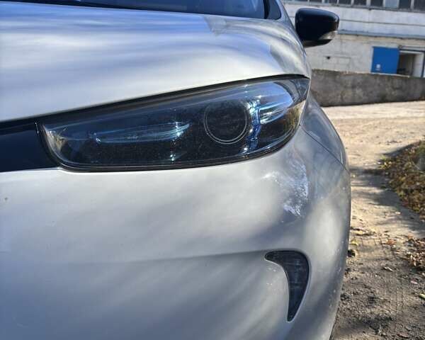 Білий Рено Зое, об'ємом двигуна 0 л та пробігом 105 тис. км за 7100 $, фото 20 на Automoto.ua