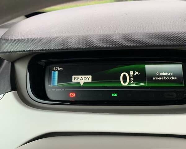 Белый Рено Зое, объемом двигателя 0 л и пробегом 92 тыс. км за 6800 $, фото 6 на Automoto.ua