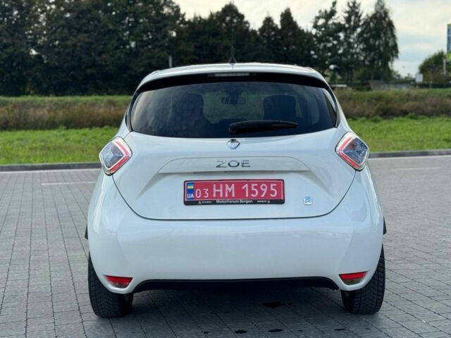 Белый Рено Зое, объемом двигателя 0 л и пробегом 164 тыс. км за 5999 $, фото 22 на Automoto.ua