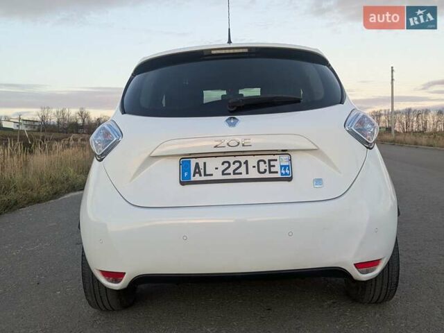 Белый Рено Зое, объемом двигателя 0 л и пробегом 51 тыс. км за 6995 $, фото 24 на Automoto.ua