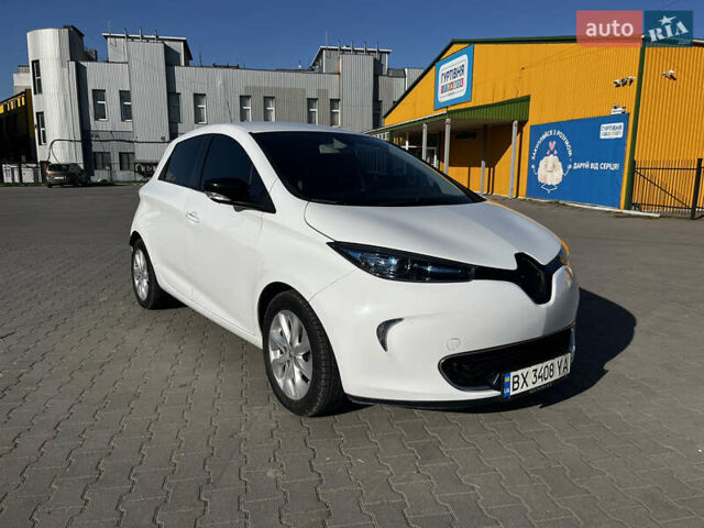 Белый Рено Зое, объемом двигателя 0 л и пробегом 72 тыс. км за 8100 $, фото 1 на Automoto.ua
