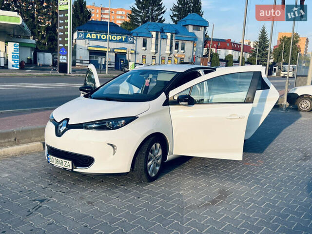 Белый Рено Зое, объемом двигателя 0 л и пробегом 70 тыс. км за 7500 $, фото 11 на Automoto.ua