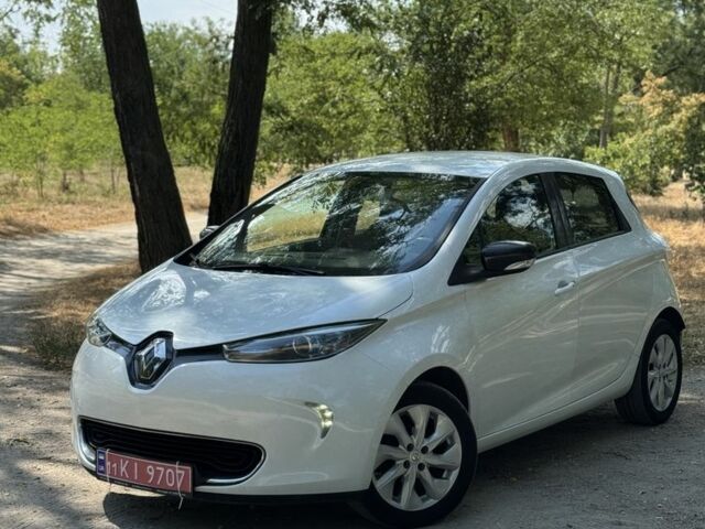 Білий Рено Зое, об'ємом двигуна 0 л та пробігом 155 тис. км за 6999 $, фото 2 на Automoto.ua