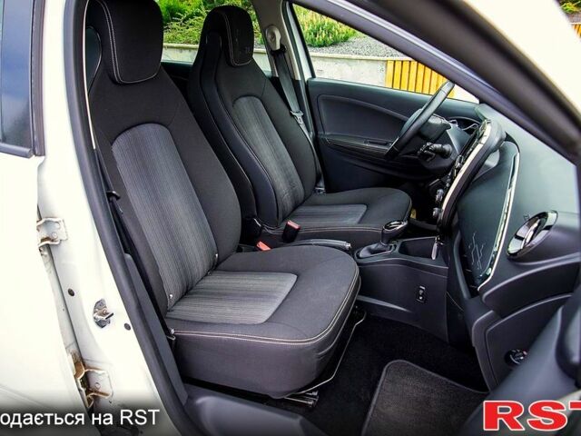 Білий Рено Зое, об'ємом двигуна 65 л та пробігом 107 тис. км за 9950 $, фото 1 на Automoto.ua