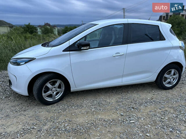 Белый Рено Зое, объемом двигателя 0 л и пробегом 65 тыс. км за 8800 $, фото 2 на Automoto.ua