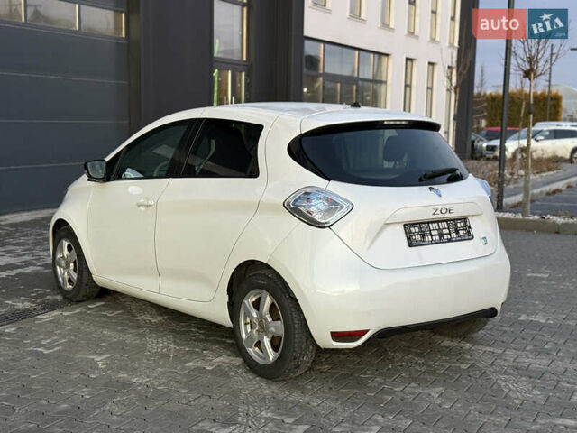 Белый Рено Зое, объемом двигателя 0 л и пробегом 86 тыс. км за 7200 $, фото 5 на Automoto.ua