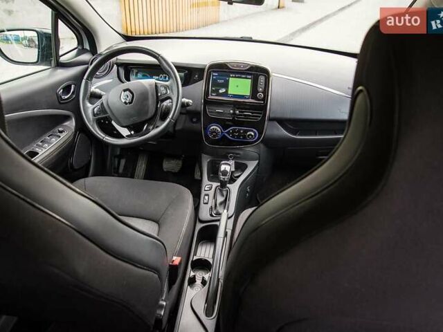 Білий Рено Зое, об'ємом двигуна 0 л та пробігом 106 тис. км за 9950 $, фото 10 на Automoto.ua
