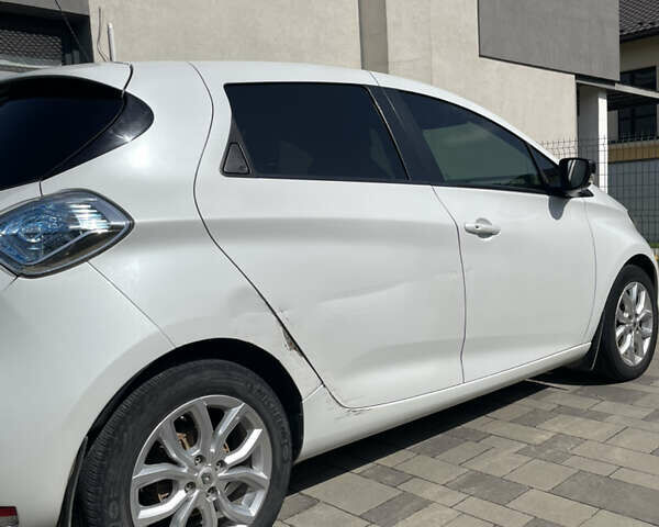 Белый Рено Зое, объемом двигателя 0 л и пробегом 71 тыс. км за 7000 $, фото 7 на Automoto.ua