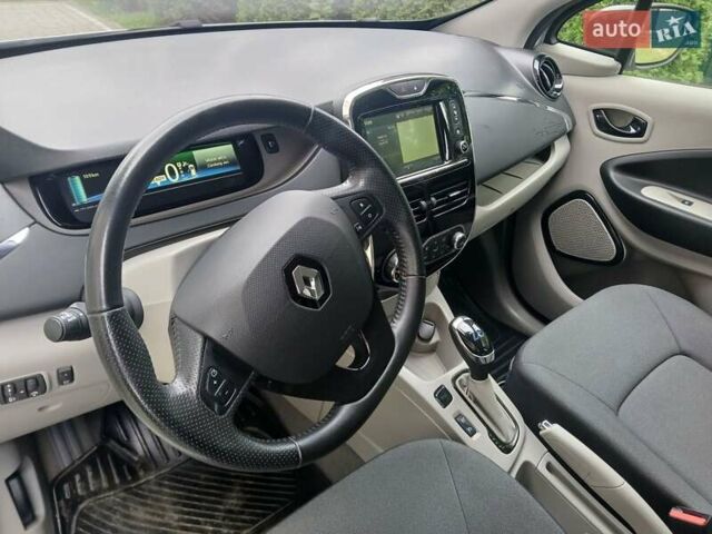 Білий Рено Зое, об'ємом двигуна 0 л та пробігом 71 тис. км за 6700 $, фото 6 на Automoto.ua