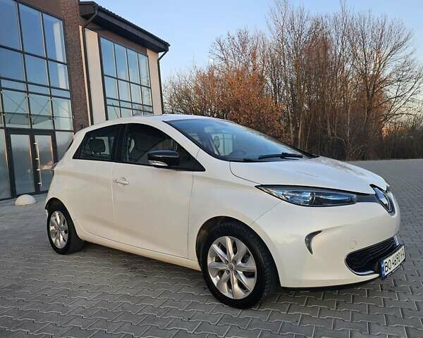 Белый Рено Зое, объемом двигателя 0 л и пробегом 112 тыс. км за 6600 $, фото 16 на Automoto.ua